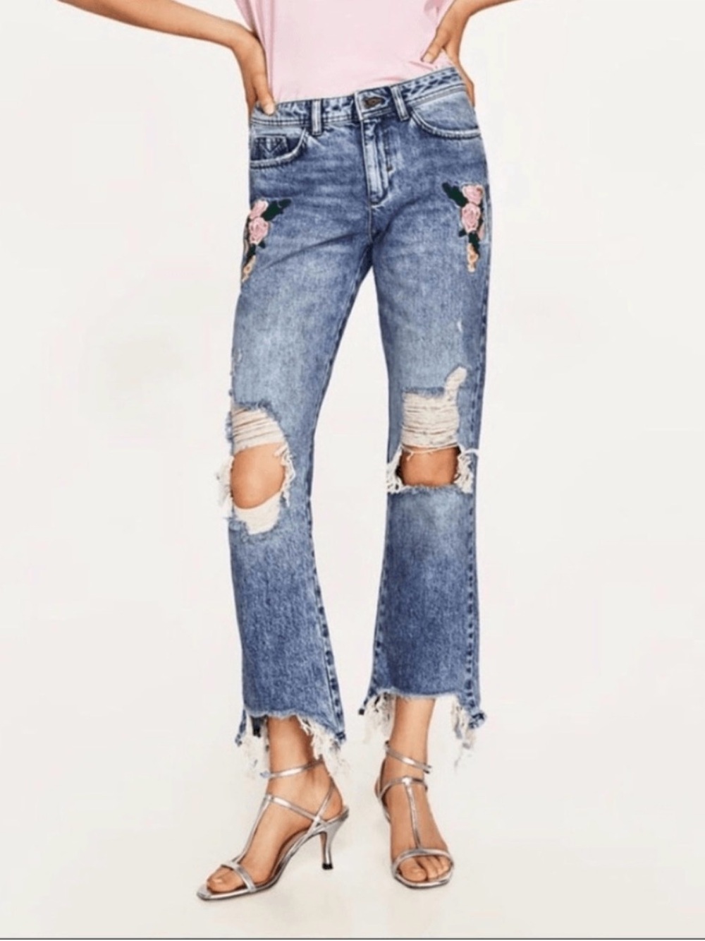 Zara Distressed Cropped Jeans with Pink Rose Embroidery Feminine Spring‎ Casual